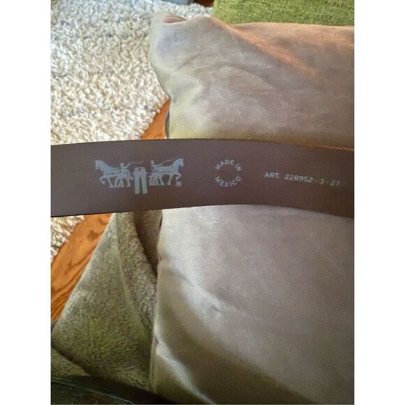 Levi’s Lot of 2 Brown & Black Leather Belt sz 42 EUC - Picture 7 of 7